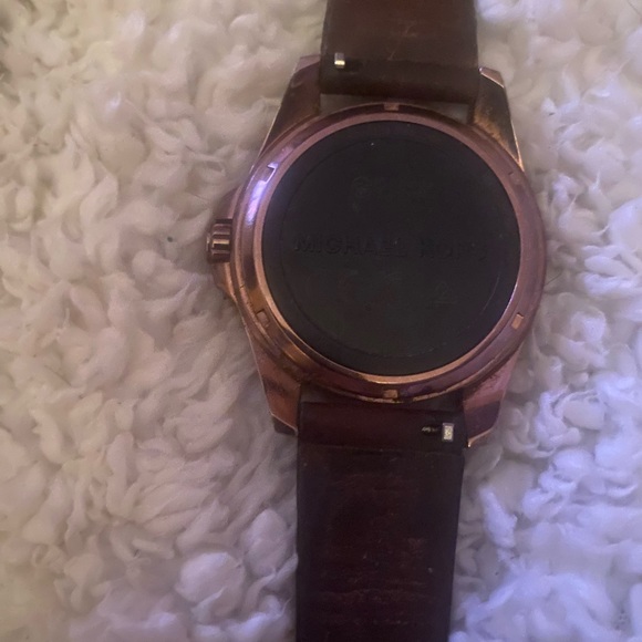 Micheal kors smart watch. Model: Bradshaw 0521. Rose gold face - Picture 8 of 9